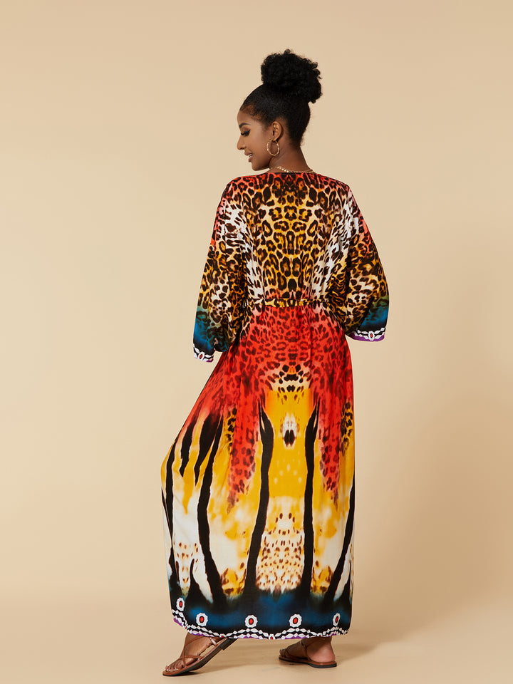 Dame Strandkimono med kunstnerisk dyredesign og elegant V-udskæring Stilla