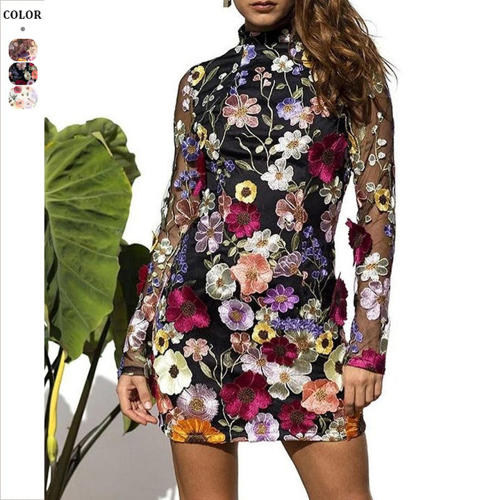 Dame mini-kjole med sart blomsterbroderi og gennemsigtige ærmer Stilla