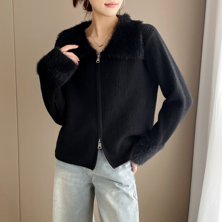 Kvinders cardigan med luksuriøs faux fur krave og ribbet strik drape