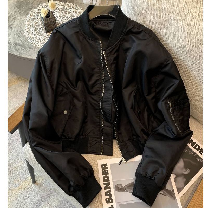 Kvinders fashionable bomberjakke med praktiske lommer Stilla