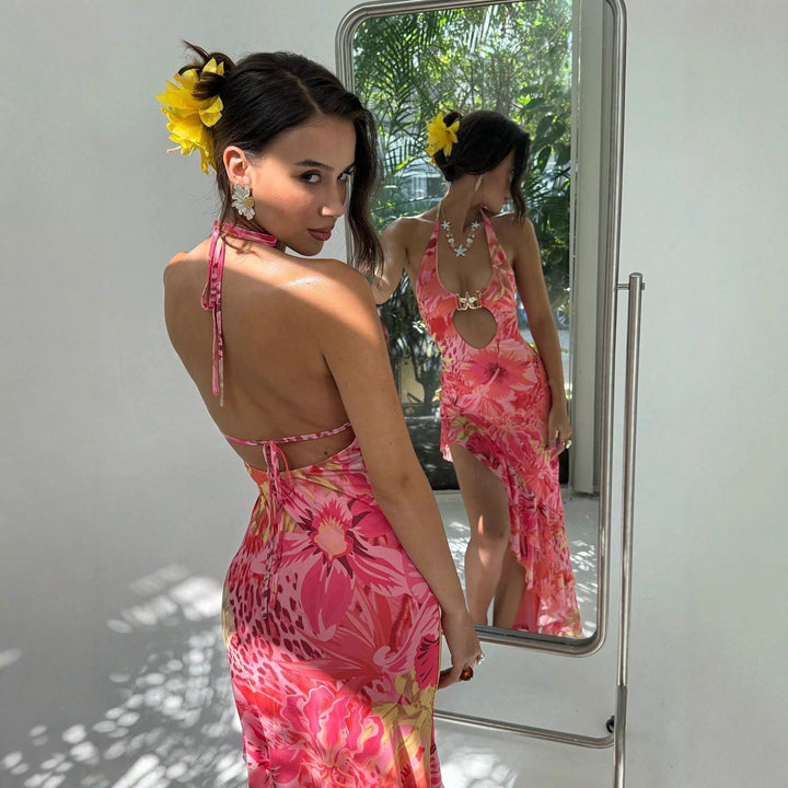 Dame Maxi kjole med elegant cut-out design og blomster accenter Skovae