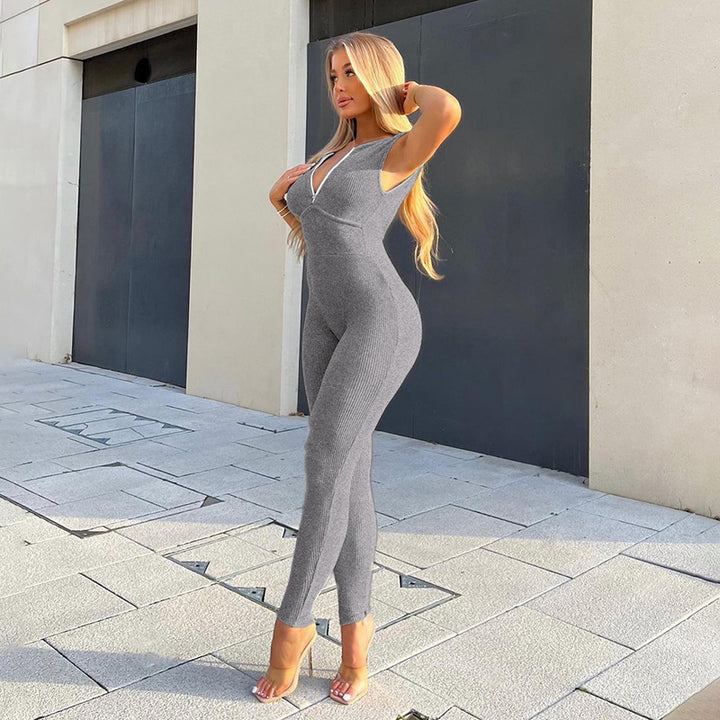 Dame figursyet jumpsuit med elegant lynlås og smalle ben Skovae