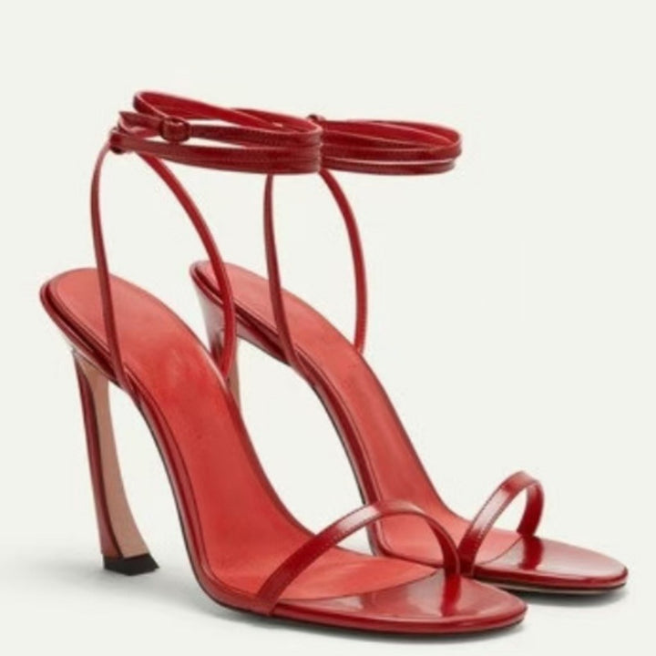Dame High-Stiletto Riemchensandaler med arkitektonisk design Stilla