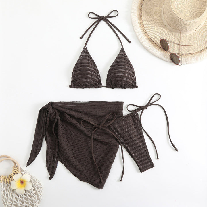 Dame trekant-bikini med volandetaljer og modern sarong-udseende Skovae