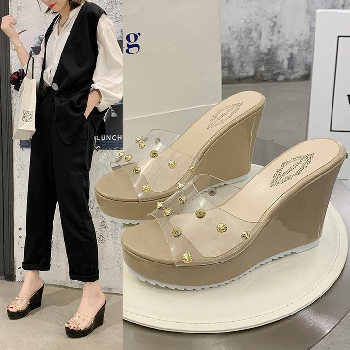 Dame Wedge-sandaler med gennemsigtigt overmateriale og dekorative smykkesten Stilla