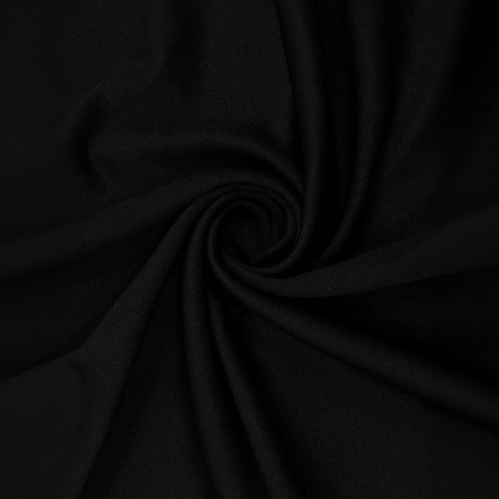 Kvindernes kropsnære maxi kjole med halterneck design og slim fit Stilla