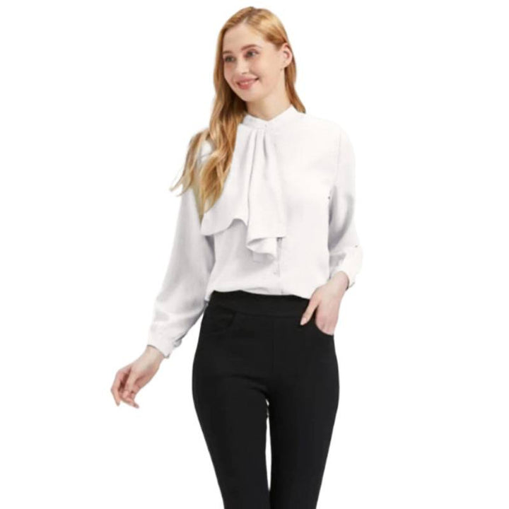 Damebluse med elegante flæse detaljer og krave Skovae