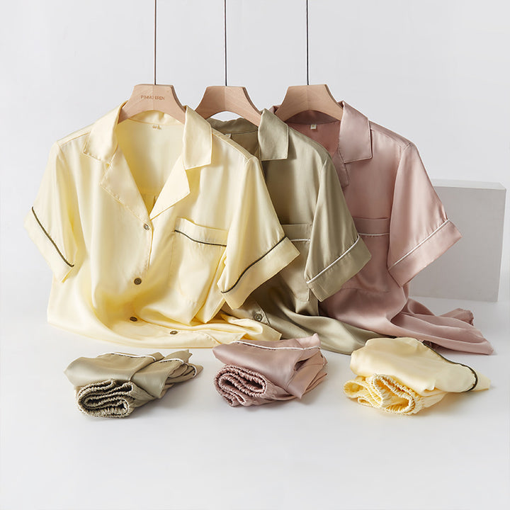 Dame Satin pyjamasæt med kortærmet bluse og elastisk talje Stilla