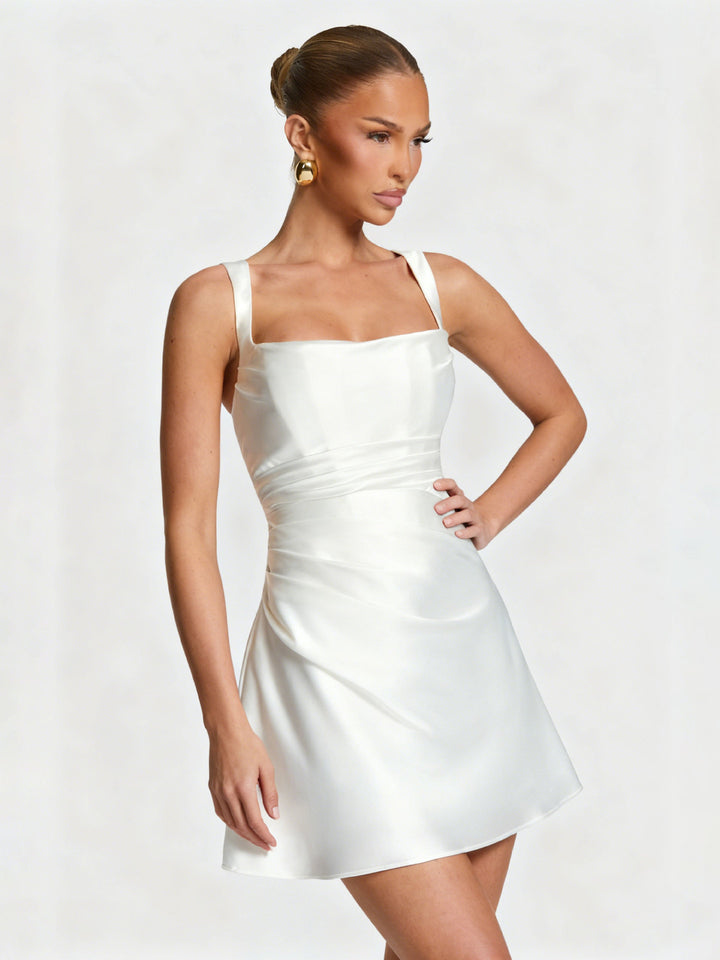 Dame Elegant Cocktailkjole med Chic Firkantet Udsnit og Flydende Satin