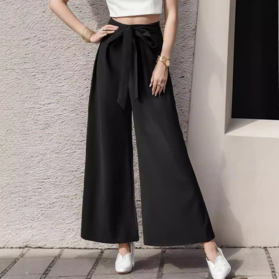 Dame elegant bred buks med praktisk bånd i taljen og sidelufthul Stilla