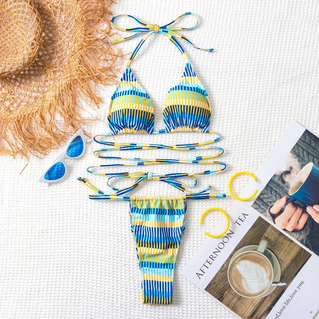 Dame bandeau-bikini med moderne striber og justerbart stropper system Skovae