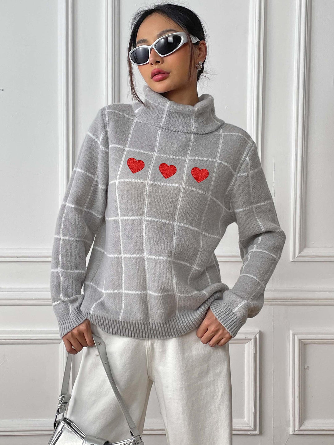 Damer rullekrave sweater med hjerte motiv og ternet design Stilla