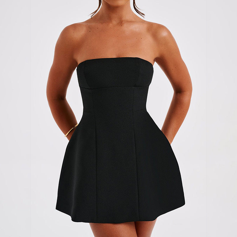Dame off-shoulder cocktailkjole med elegant snit Skovae