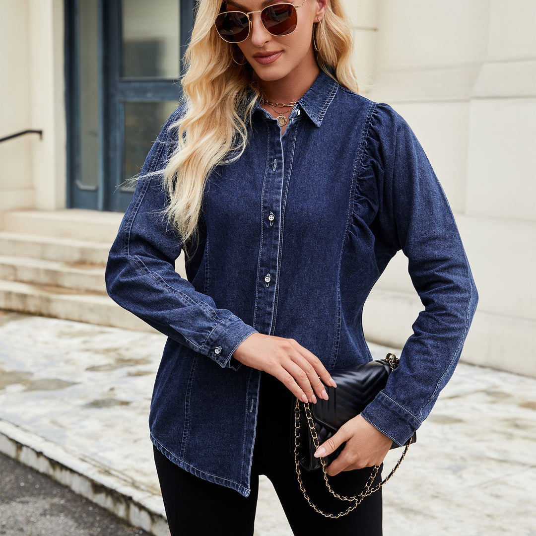 Dame denimskjorte med ruffle-detaljer og tætsiddende snit Stilla