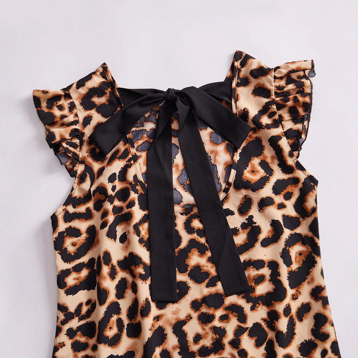 Dame trendy omslagskjorte med flæse detaljer og leopard tryk Stilla