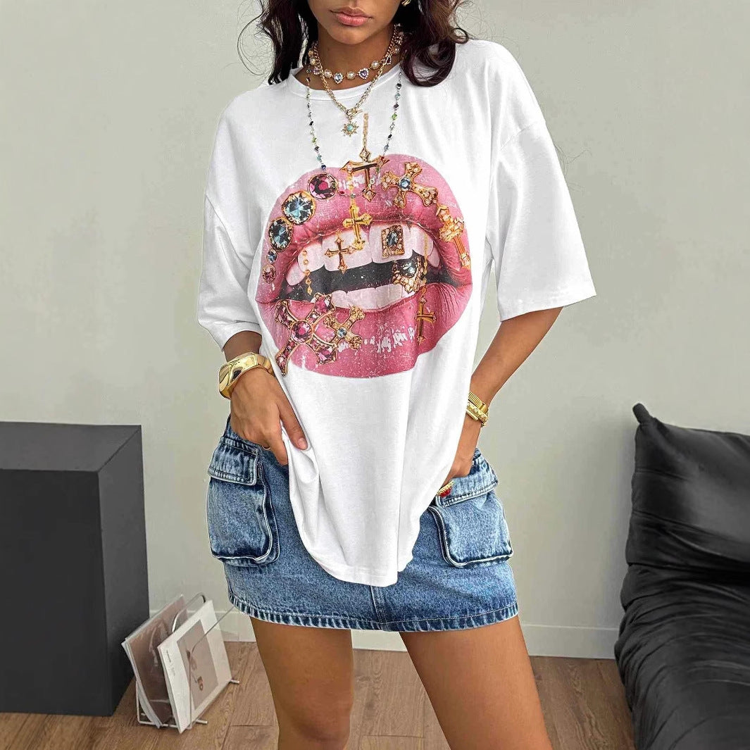 Dame Oversized T-Shirt med kreativ læbe- og smykkedesign Skovae
