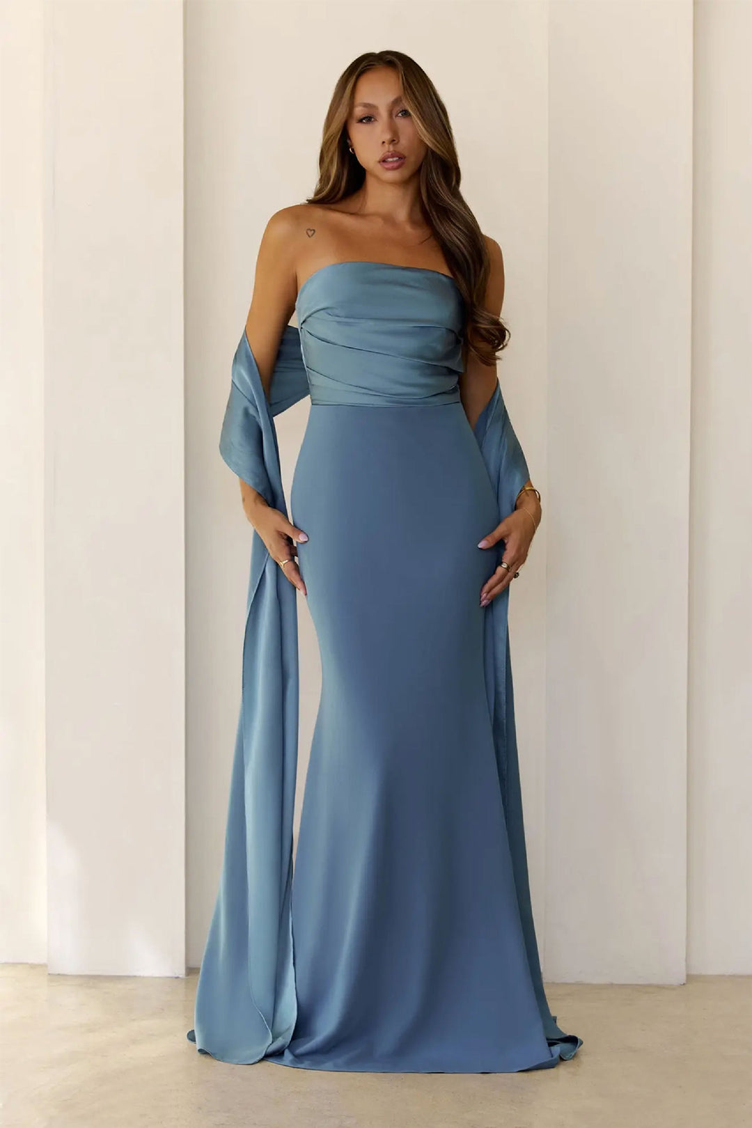 Damer Elegant Aften Kjole med Off-Shoulder Design og Flydende Stof Skovae