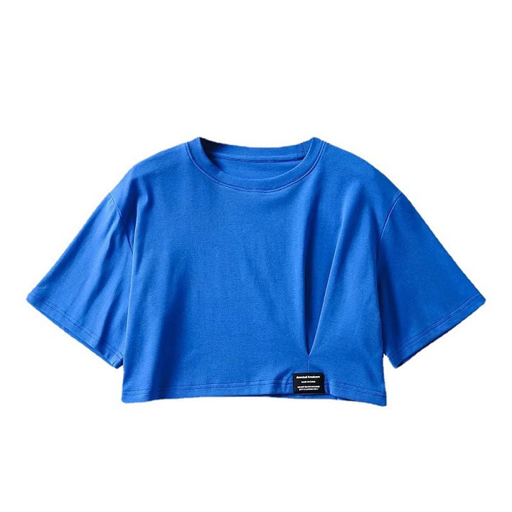 Kvinders cropped t-shirt med en afslappet pasform og moderne detaljer