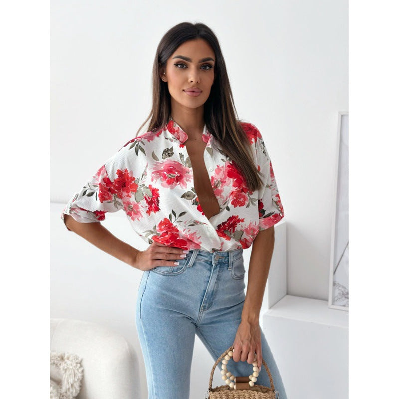 Damebluse med blomstermønster og afslappet snit Stilla
