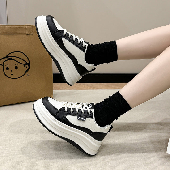 Dame Sneakers med tyk platform og sportivt design Stilla