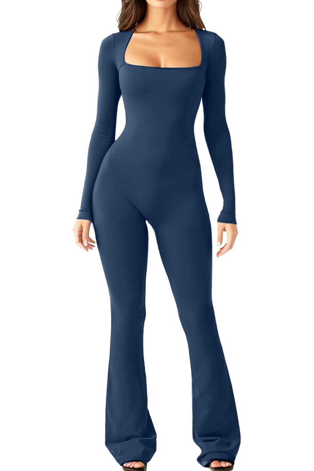 Dame figursyet jumpsuit med lange ærmer og firkantet udfordring Stiila