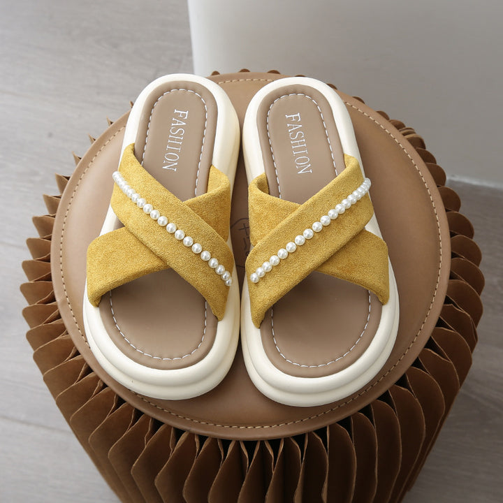 Dame sandaler med moderne remdesign og elegant perledekorering Stilla