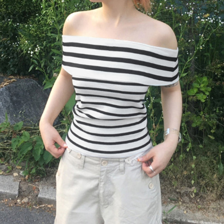 Dame Off-Shoulder Top med stribet design og bred krave Skovae