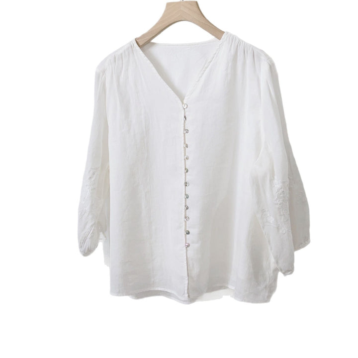 Femme Elegante Button-Up Bluse med broderet detalje Stilla