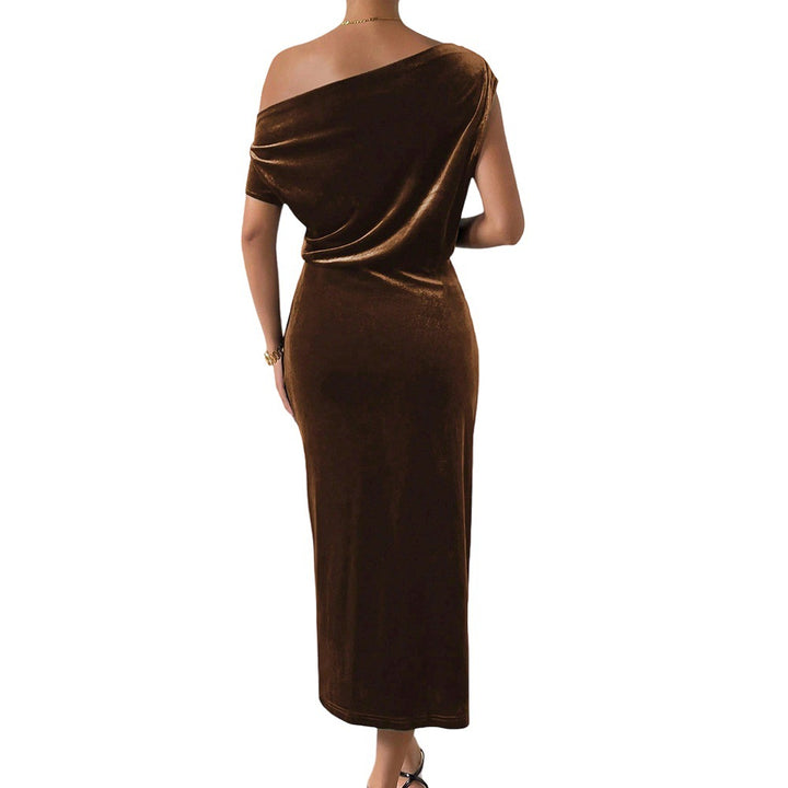 Kvinder Elegant Maxi Kjole med Off-the-Shoulder Design og Luksuriøs Velour Stilla