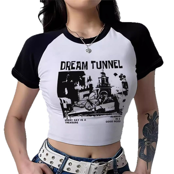 Dame Cropped T-Shirt med iøjnefaldende trykdesign Skovae