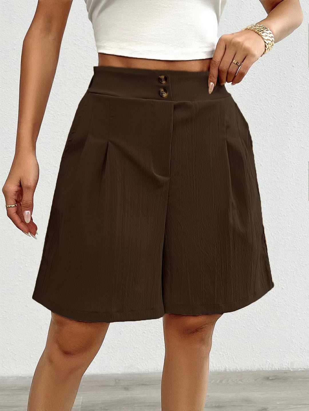 Damer casual shorts med høj talje og dekorative knapdetaljer Stilla