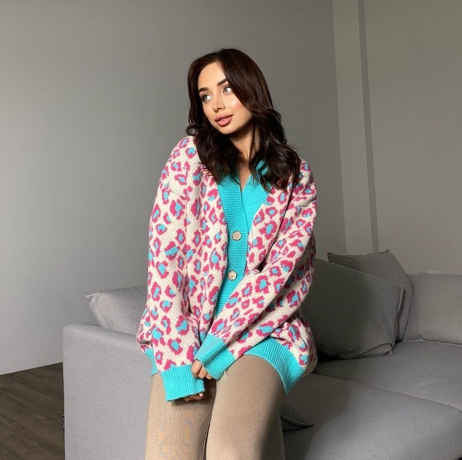 Dame Oversized Pullover med skulderdesign og livligt leopardmønster Stilla