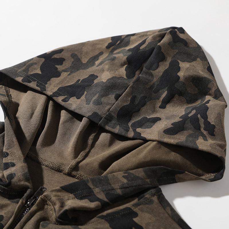 Dame cropped hoodie med trendy camouflage-design og praktisk lynlås Stilla