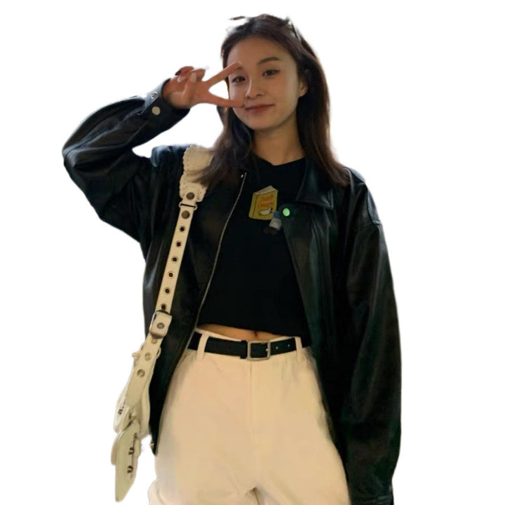 Kvinders læderjakke i oversized stil med fashionable detaljer Skovae