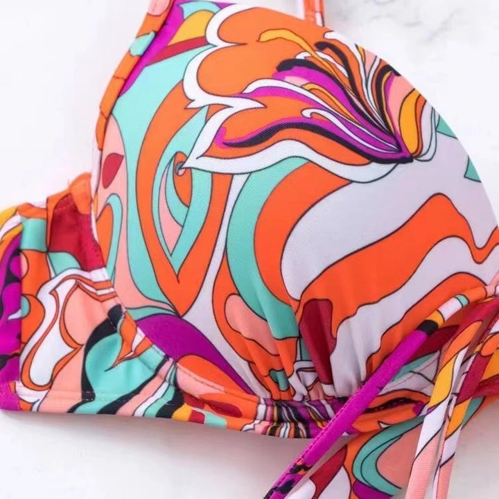 Dame bikini-sæt med trendy snøret top og høj benudskæring Stilla