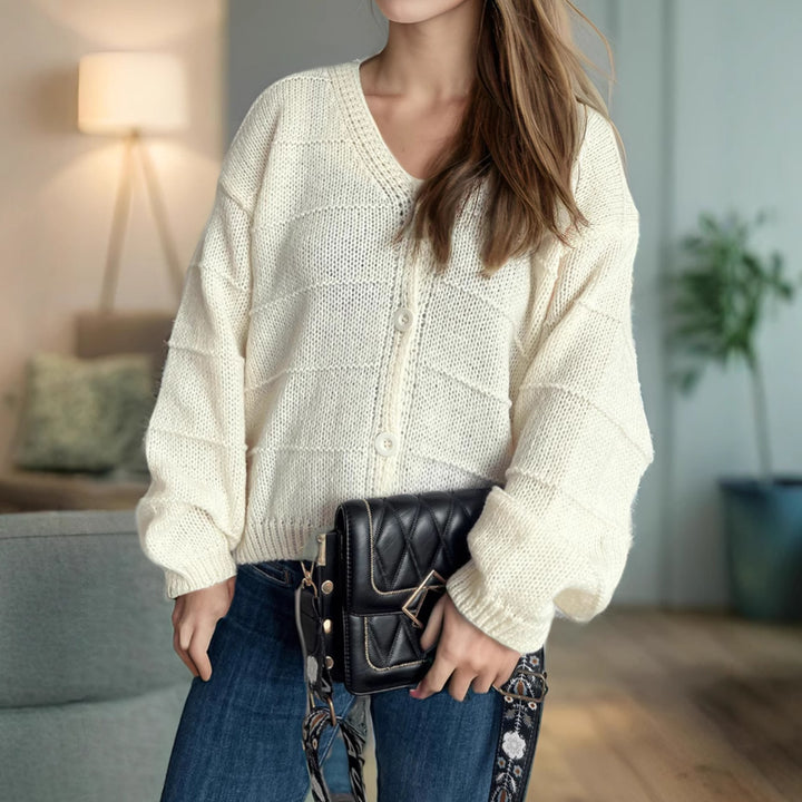 Kvinders afslappede cardigan med dyb V-hals og elegante knapdetaljer Stilla