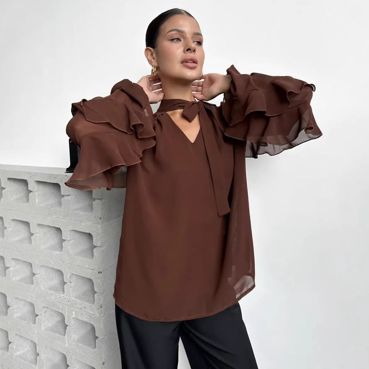 Kvinder chiffon bluse med rynker og moderne halsudskæring Stilla