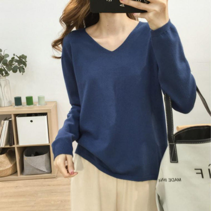 Dame V-hals pullover med en afslappet pasform og bløde materialer Stilla