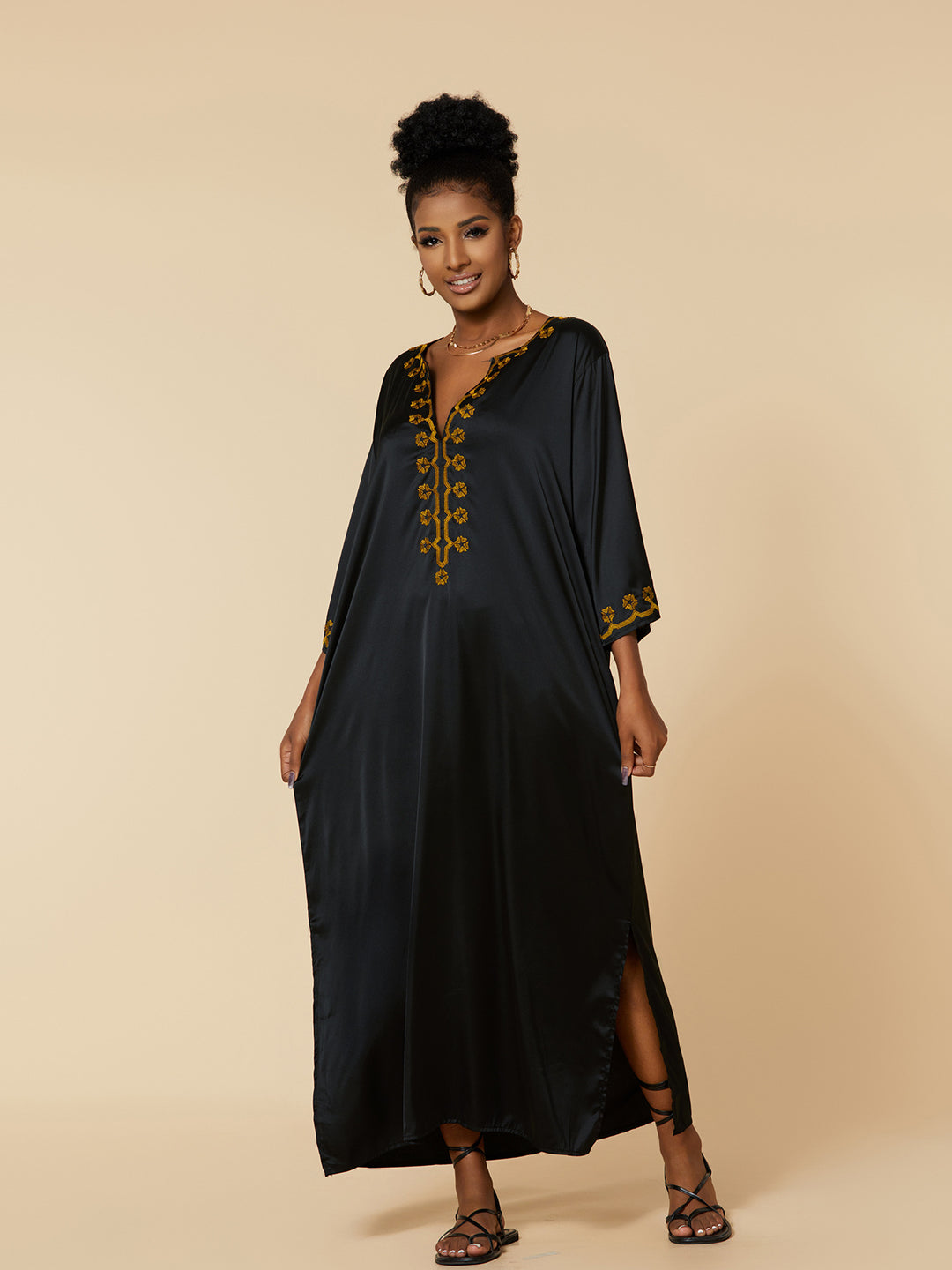 Dame Kaftan med udsøgt håndbroderet kant og elegante sidesplitter Stilla