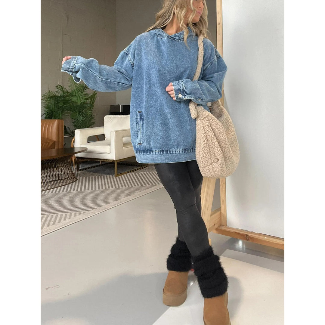 Dame Oversized Hoodie i denim med praktisk kængurulomme Stilla