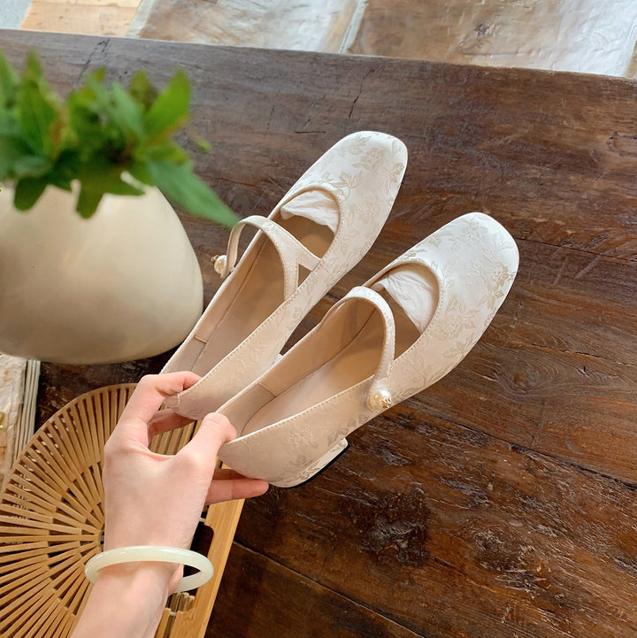 Dame Floral Prægning Mary Jane Flats med elegant perleaccent Stilla