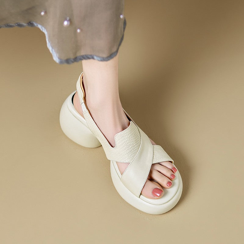 Dame Plateau-Sandaletter med elegant krydset design og komfortabel sål Stilla