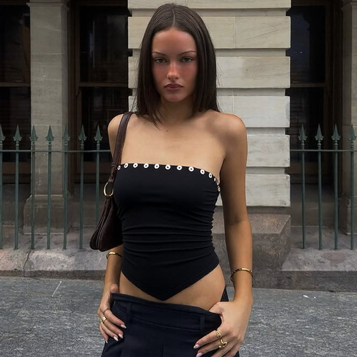 Dame Crop-Top med raffinerede ruffle-detaljer og tætsiddende pasform Skovae