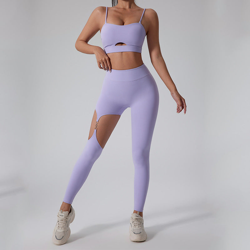 Dame sportensemble med trendy cut-out og høj talje Stilla
