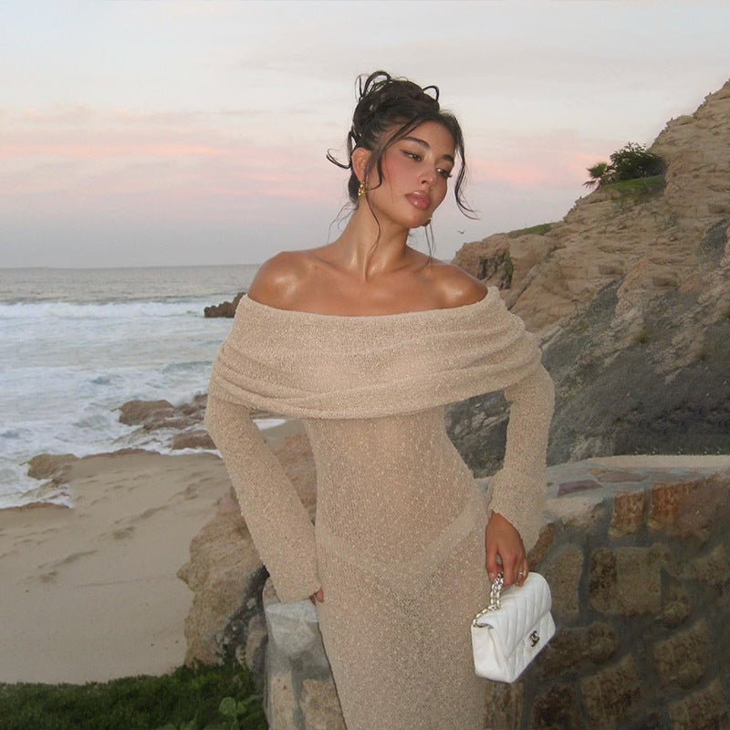 Dame Elegant strikkjole med aftageligt off-shoulder-design og gennemsigtigt hulmønster Stilla