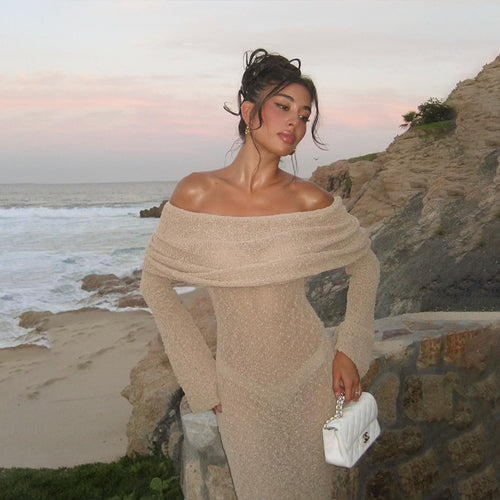 Dame Elegant strikkjole med aftageligt off-shoulder-design og gennemsigtigt hulmønster Stilla
