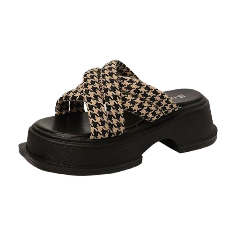 Dame Plateau-sandaler med moderne krydsrem-design og skridsikker sål Stilla