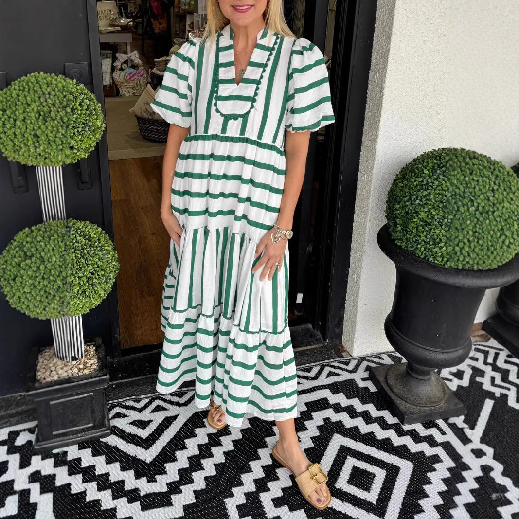 Dame maxikjole med stribet design og elegant flæse Stilla
