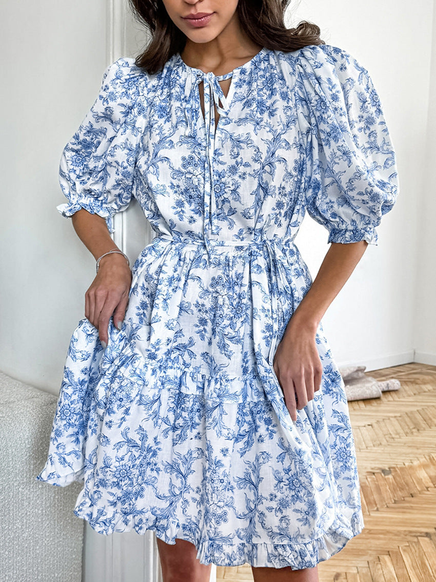 Dame maxikjole med romantiske flæsedetaljer og elegant blomsterprint Stilla