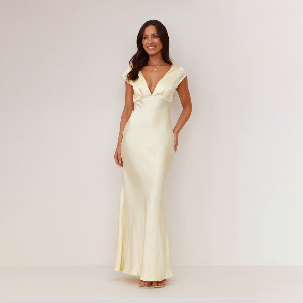 Dames elegante maxi kjole med dyb V-udskæring og fri satin fald